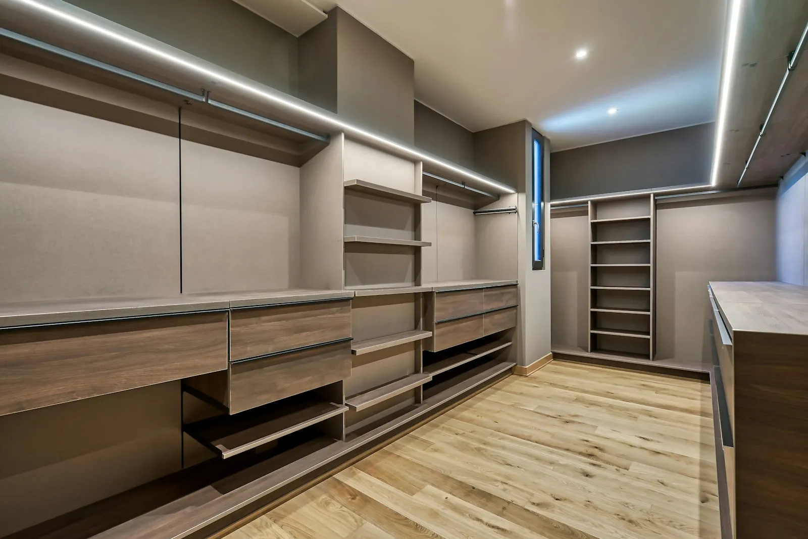 Wardrobes project — Palm Jumeirah